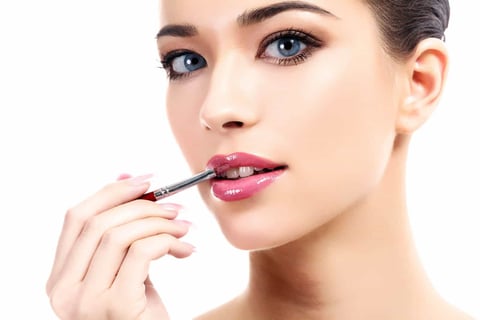 Tips for crossdressers who wear makeup