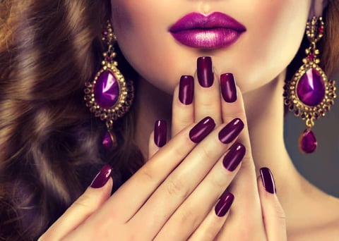 Crossdresser fashion, beauty and makeup