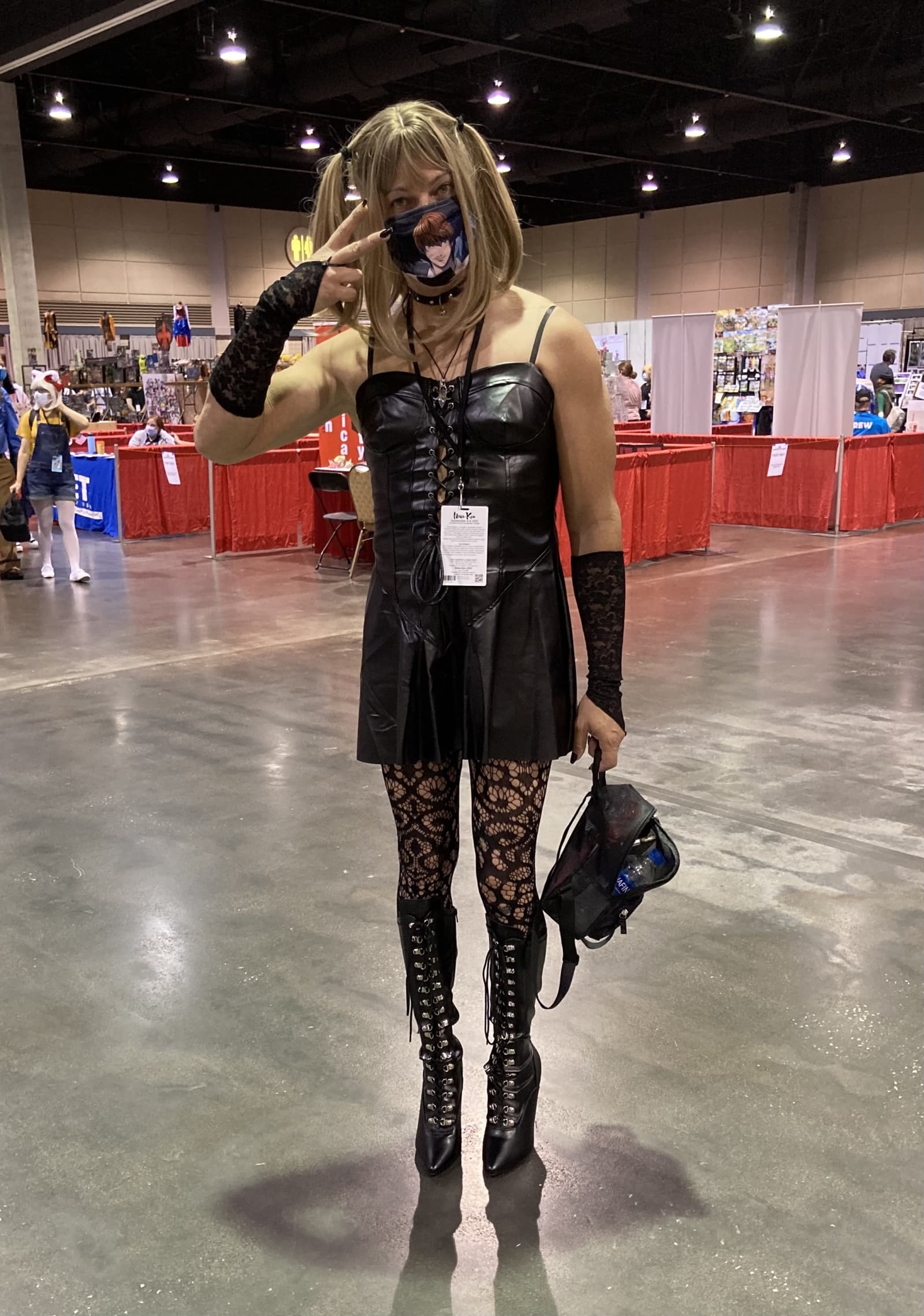 Clever cosplay trick hardly costs a cent will give you slender yet  muscular anime hero shoulders  SoraNews24 Japan News